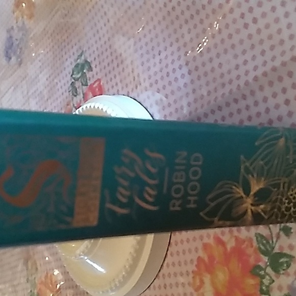 Storybook cosmetics eyeshadow brand new - Picture 2 of 6